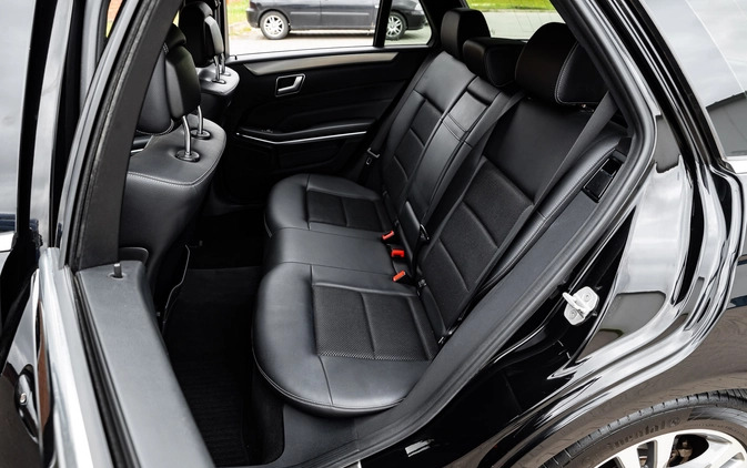 Mercedes-Benz Klasa E cena 62900 przebieg: 208000, rok produkcji 2013 z Warszawa małe 667